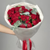 Букет из красных кустовых роз fame